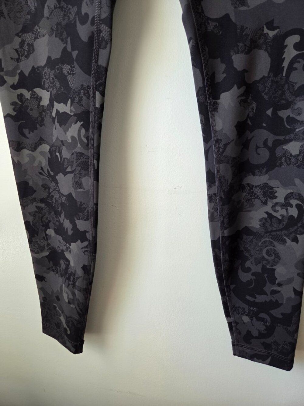 NWT LULULEMON WUNDER TRAIN PRINTED LEGGING HI RISE TIGHT 28" SIZE 10 / M - Picture 9 of 14